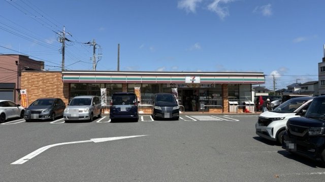 セブンイレブン平塚中原北店 550m 写真撮影日：2026-07-25