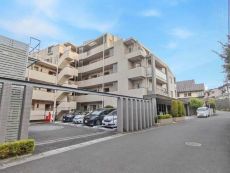 横浜市ブルーライン「上永谷」駅まで徒歩7分。2007年12月築、藤和不動産分譲RC構造マンション。