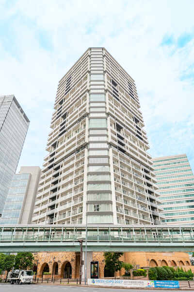 総戸数258戸のビッグコミュニティ。2008年5月築、地上34階地下1階建・免震タワーレジデンス。