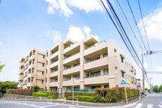 2001年5月築、総戸数116戸の大規模マンションです