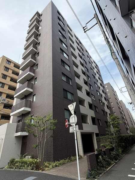 ビッグターミナル「横浜」駅まで徒歩18分。他複数路線を利用でき、通勤やお出かけに便利な立地です。