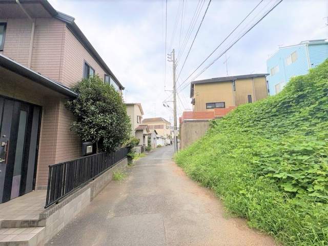前面道路含む現地写真  写真撮影日：2026-09-07