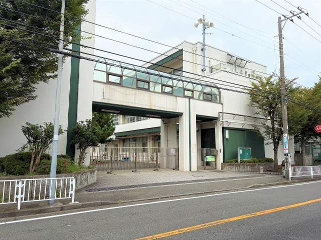 横浜市立岡野中学校 1100m 写真撮影日：2026-09-06