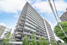 京浜東北・根岸線「川崎」駅徒歩10分、京急大師線・京浜急行線「京急川崎」駅徒歩7分の便利な立地です。