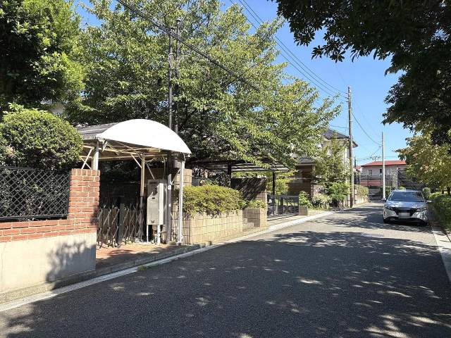 前面道路含む現地写真  写真撮影日：2026-08-28