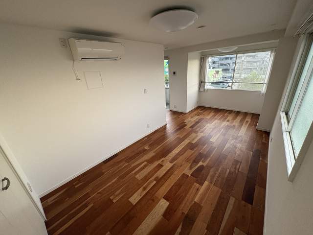 リビング  写真撮影日：2026-09-28