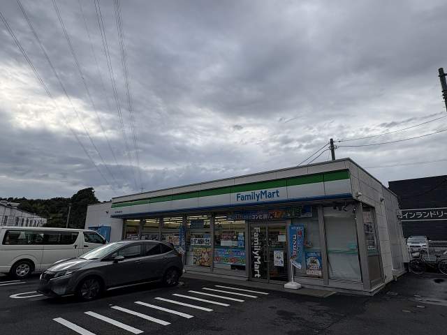ファミリーマート東戸塚名瀬下店 300m 写真撮影日：2026-09-28