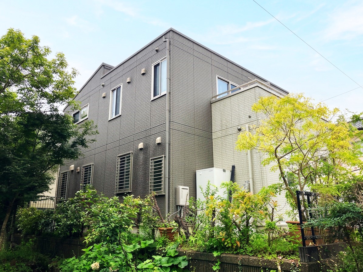 外観　※写真内の備品等は価格に含まれません。