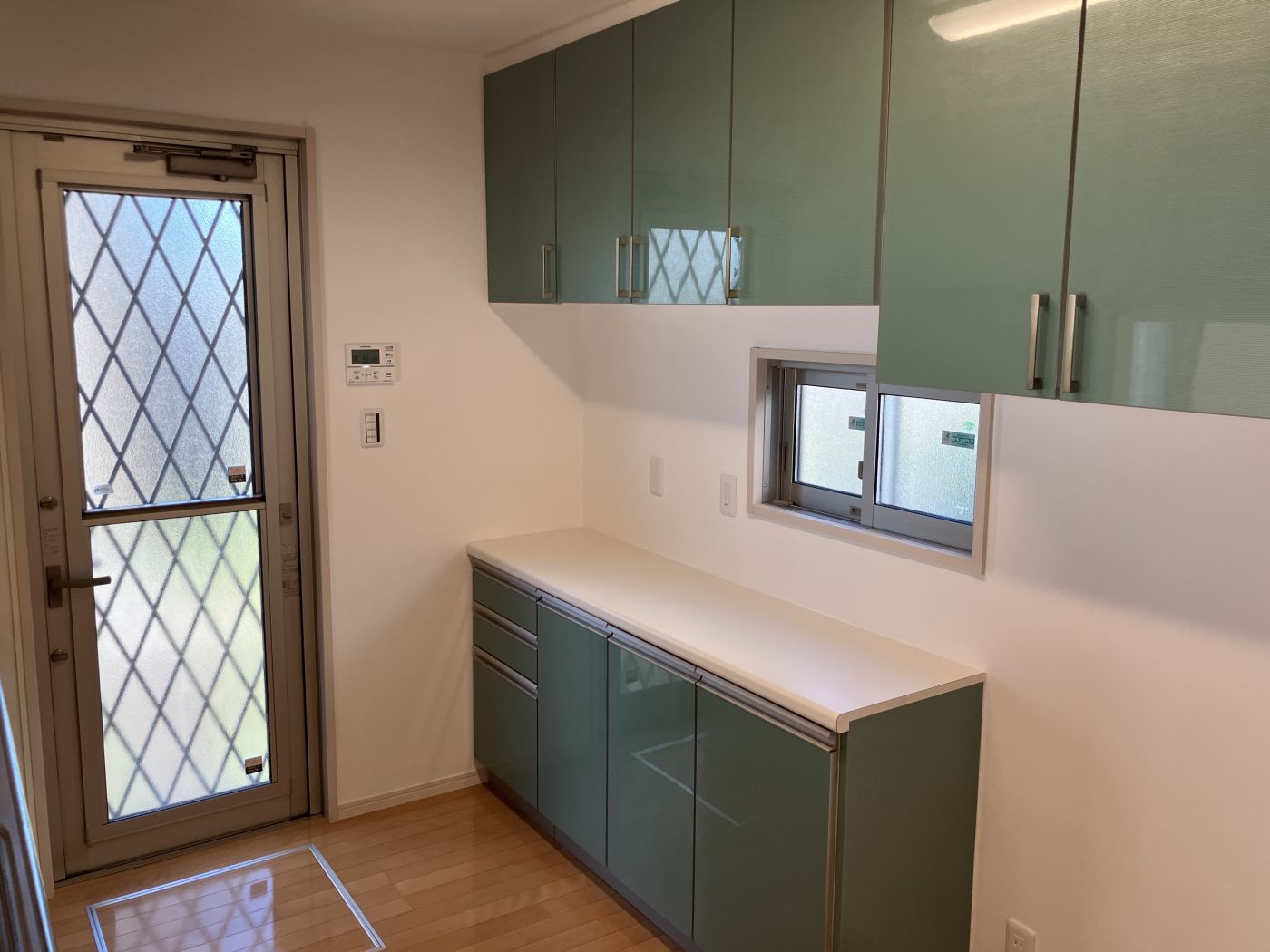 キッチン収納 写真撮影日：10/11/25, 12:00 AM