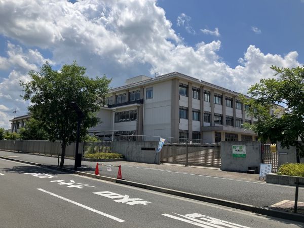 城山台小学校 450m 写真撮影日：2023-07-23 