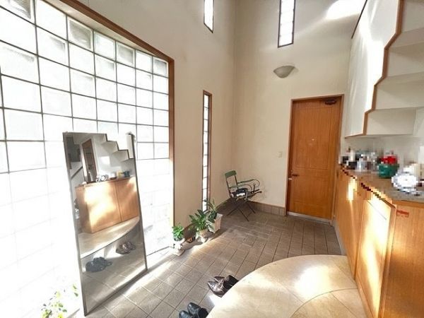 玄関  写真撮影日：2023-10-15