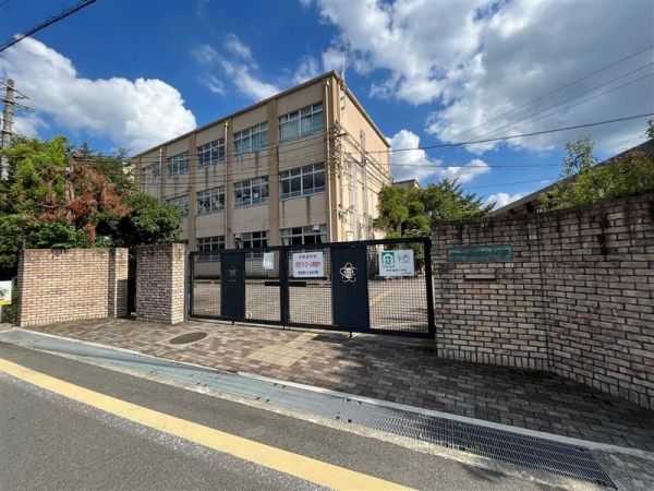 京都市立西京極西小学校 440m 写真撮影日：2023-09-10 