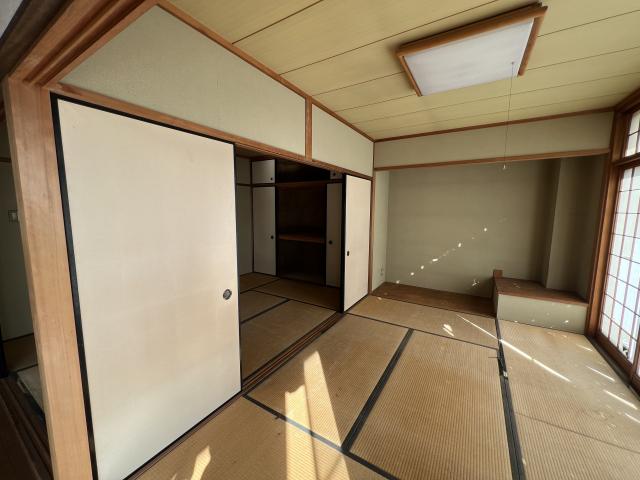 リビング以外の居室  写真撮影日：2025-11-02