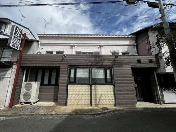 JR山陰本線「丹波口」駅まで徒歩6分。地下鉄烏丸線「五条」駅も徒歩17分の、2WAYアクセスです。
