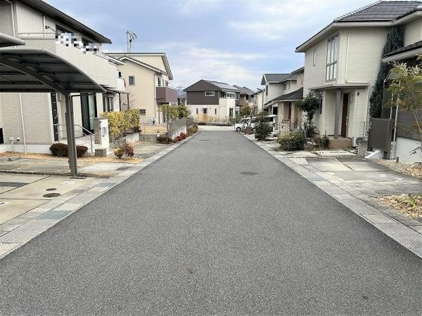 前面道路含む現地写真  写真撮影日：2025-03-03