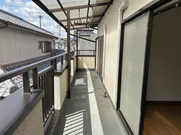 バルコニー  写真撮影日：2025-04-03