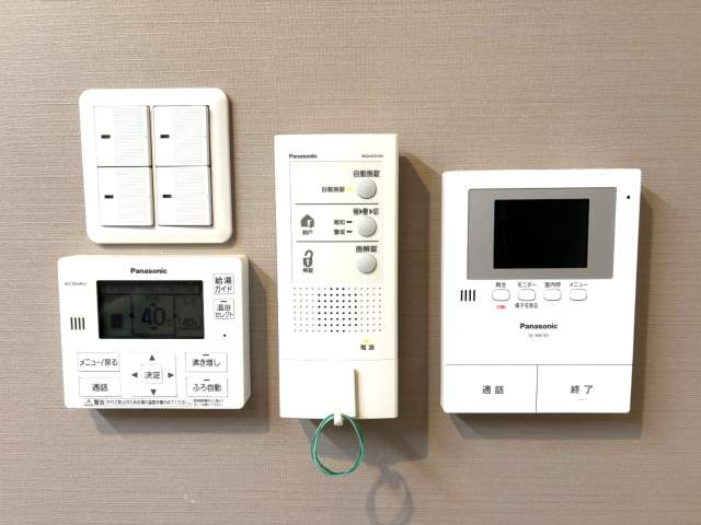 その他設備 インターホンモニター・給湯器スイッチ  写真撮影日：2026-04-30
