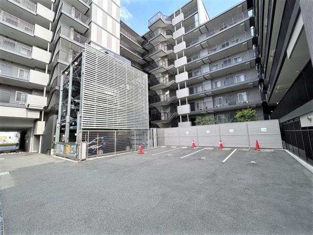 駐車場(共用設備)  写真撮影日：2025-06-28