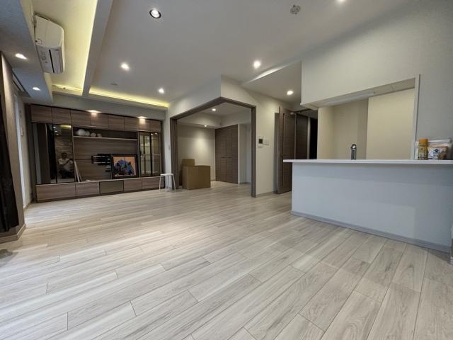 リビング  写真撮影日：2025-10-09