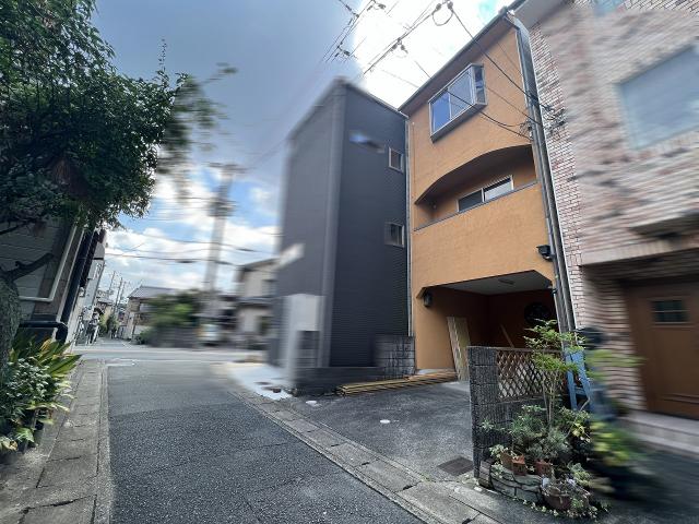 前面道路含む現地写真  写真撮影日：2025-08-30