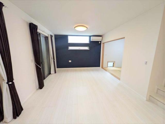 リビング  写真撮影日：2025-09-13