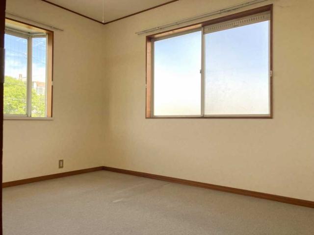 リビング以外の居室  写真撮影日：2025-10-06