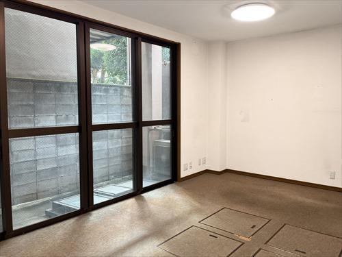 １階洋室（９．９帖）