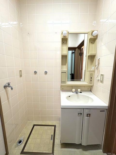 洗面台・洗面所  写真撮影日：2025-11-08