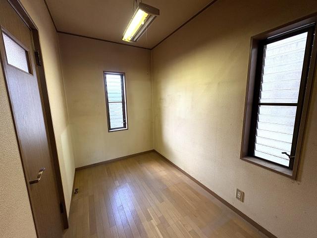 リビング以外の居室  写真撮影日：2025-11-08