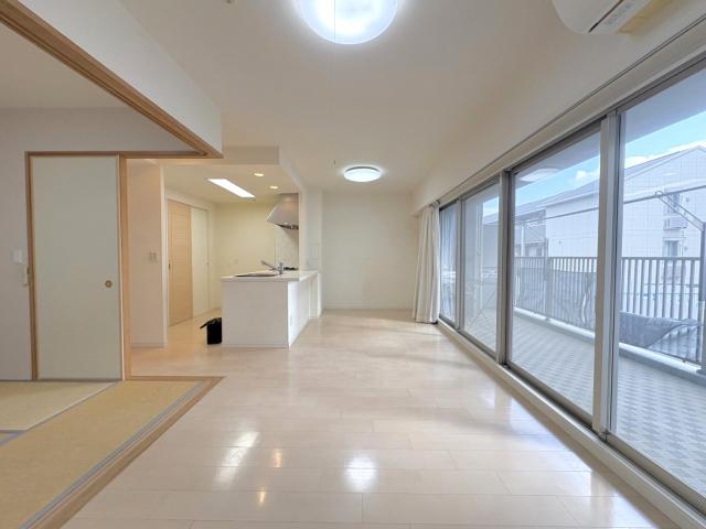 リビング  写真撮影日：2025-11-14