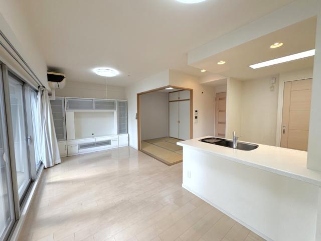 リビング  写真撮影日：2025-11-14