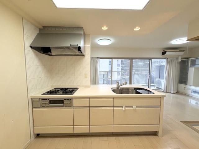 キッチン  写真撮影日：2025-11-14