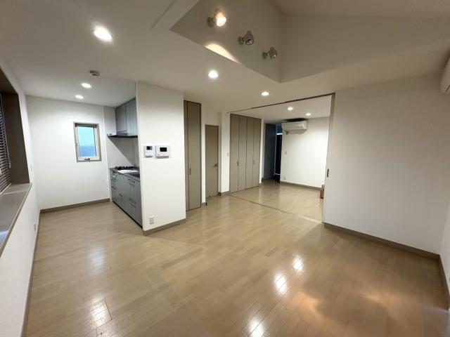 リビング  写真撮影日：2025-12-04