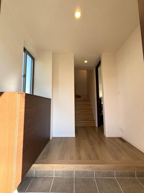 玄関  写真撮影日：2025-12-20