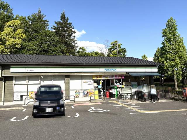 ファミリーマート桂坂店 700m 写真撮影日：2026-05-09