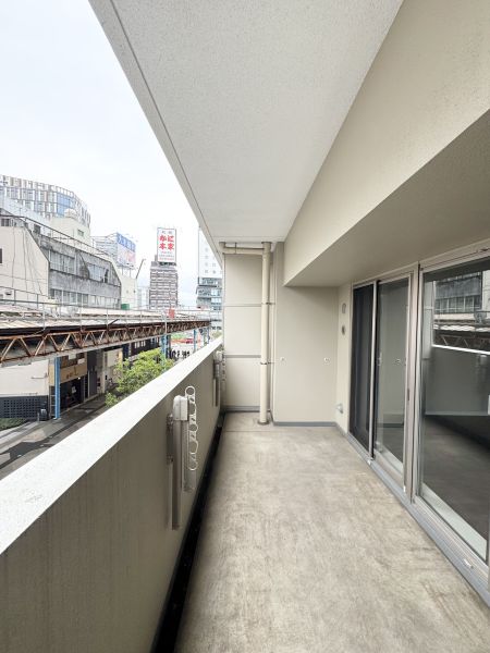 バルコニー  写真撮影日：2025-03-28