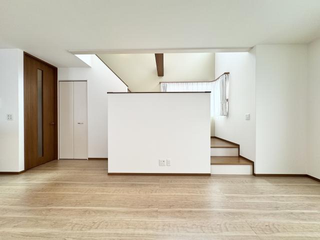 リビング  写真撮影日：2025-09-21