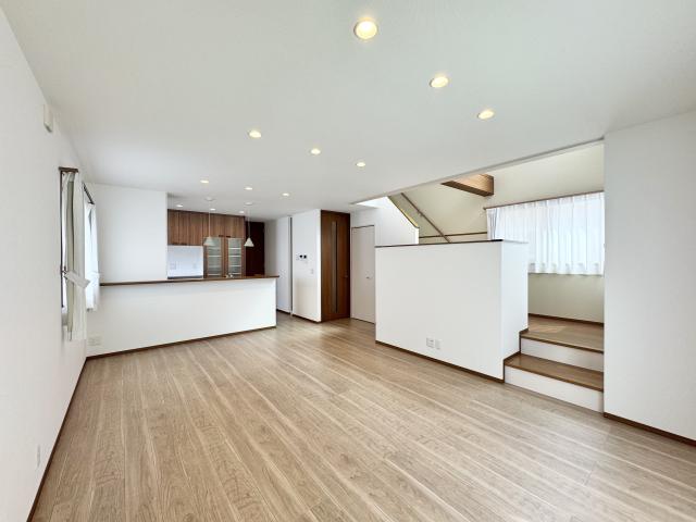 リビング  写真撮影日：2025-09-21