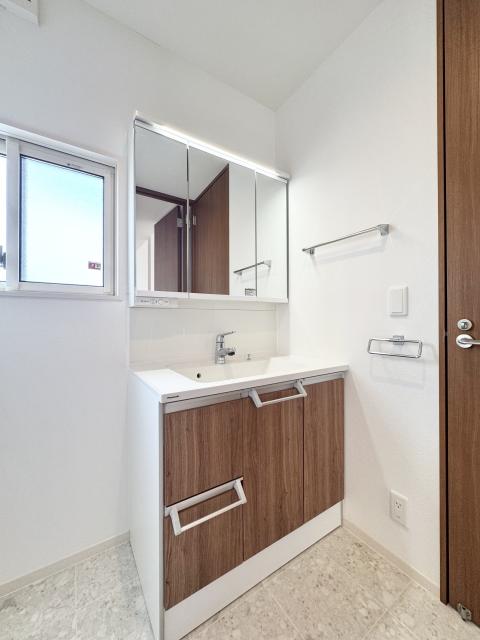 その他設備 洗面化粧台  写真撮影日：2025-09-21