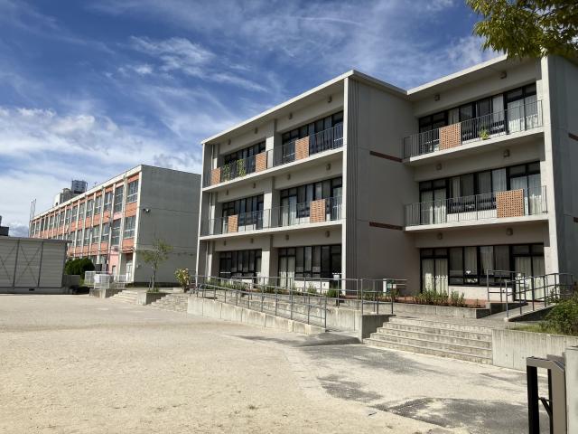 市立大山田東小学校 800m 写真撮影日：2025-09-21