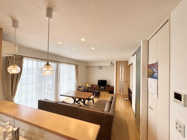 リビング  写真撮影日：2025-09-21