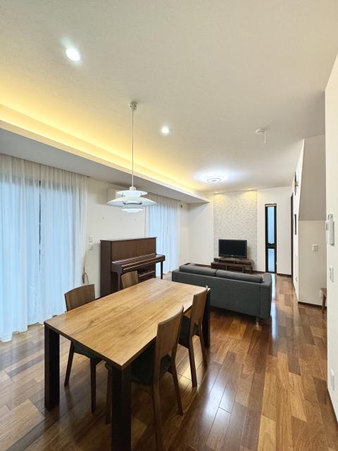 リビング  写真撮影日：2025-10-04