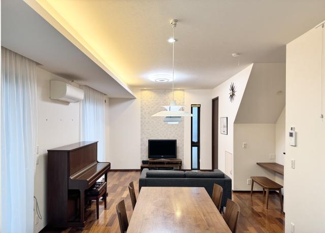 リビング  写真撮影日：2025-10-04