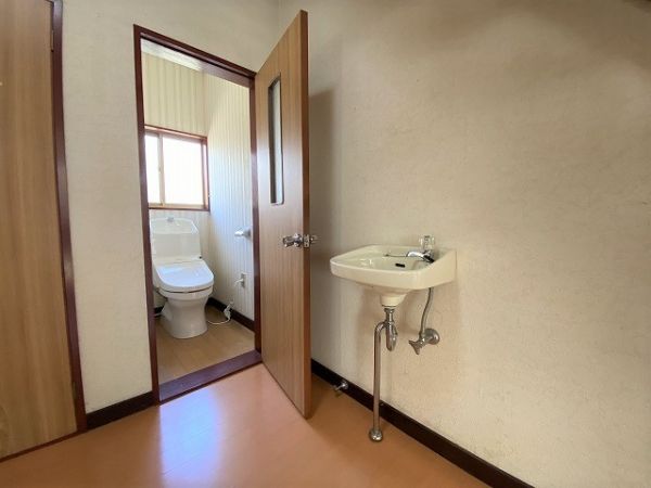トイレ  写真撮影日：2024-08-03