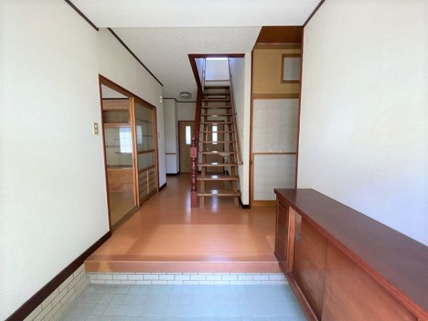 玄関  写真撮影日：2024-08-03