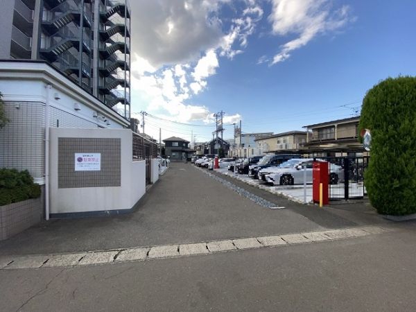 駐車場(共用設備)  写真撮影日：2024-10-13