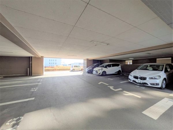 駐車場(共用設備)  写真撮影日：2025-02-02