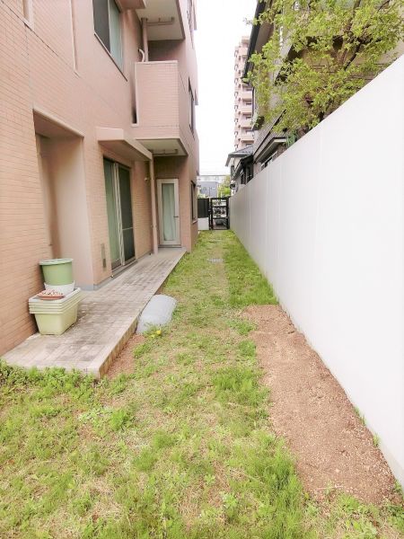 庭  写真撮影日：2025-05-01