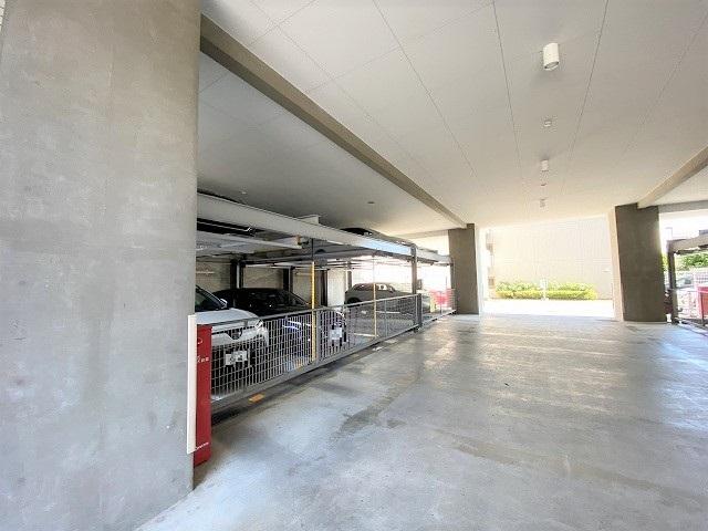 駐車場(共用設備)  写真撮影日：2025-08-06