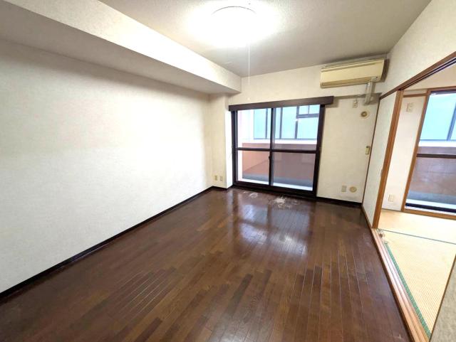 リビング  写真撮影日：2025-10-06